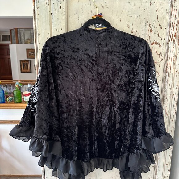 BOUTIQUE CRUSHED VELOUR EMBROIDERED AND RUFFLE TRIM CAPELET - Picture 10 of 10